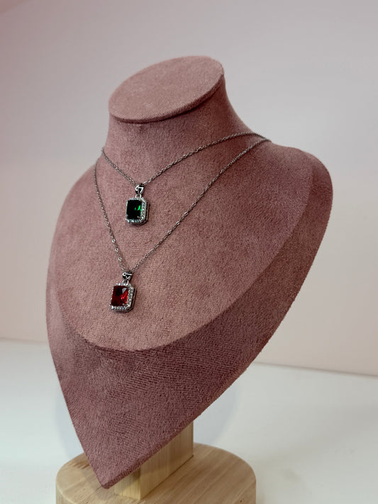 Collana L.